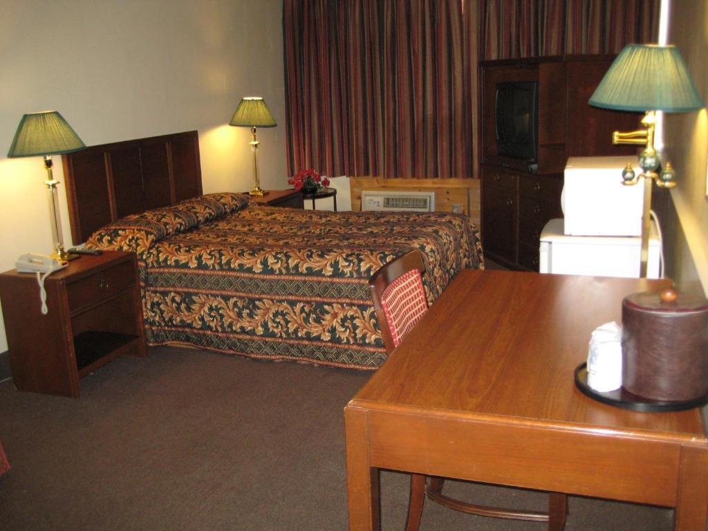 Hotel Midtown Parry Sound